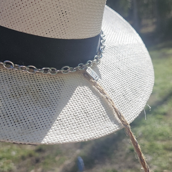 Classic White Ladies Hat - Picture 11 of 15